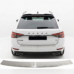Nerez broušený kryt horní hrany zadního nárazníku Škoda Superb III Combi 2015–2024