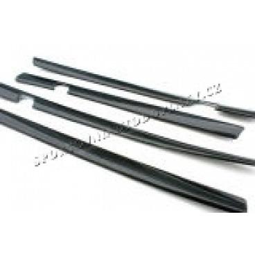 Škoda Octavia II - karbonové kryty vnitřních lišt dveří Škoda Octavia II - karbonové kryty vnitřních lišt dveří