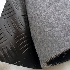 Protiskluzová černá  gumová rohož se vzorem šachovnicového plechu 200 x 100 cm