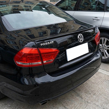 Zadní křídlo Gloss Black VW Passat B7 2010-15 sedan Zadní křídlo Gloss Black VW Passat B7 2010-15 sedan