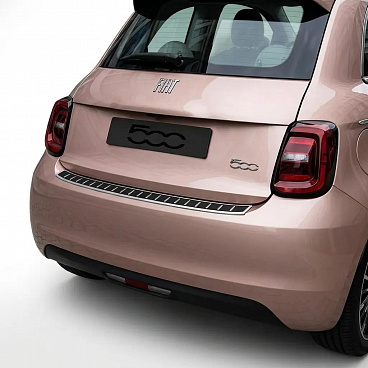 Nerez - karbon kryt horní hrany zadního nárazníku Fiat 500E 2020-26 Nerez - karbon kryt horní hrany zadního nárazníku Fiat 500E 2020-26