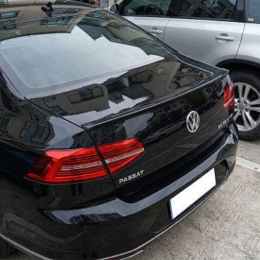 Zadní křídlo Gloss Black VW Passat B8 2015-2019 sedan Zadní křídlo Gloss Black VW Passat B8 2015-2019 sedan
