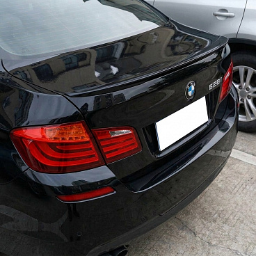 Zadní křídlo Gloss Black BMW 5 F10 Zadní křídlo Gloss Black BMW 5 F10