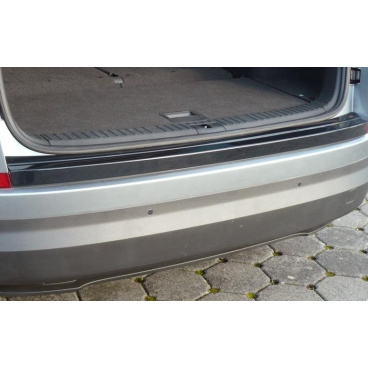 Práh pátých dveří s dlouhou hranou, černý lesklý „klavírlak“ - Škoda Kodiaq od r.v. 2016 Práh pátých dveří s dlouhou hranou, černý lesklý „klavírlak“ - Škoda Kodiaq od r.v. 2016