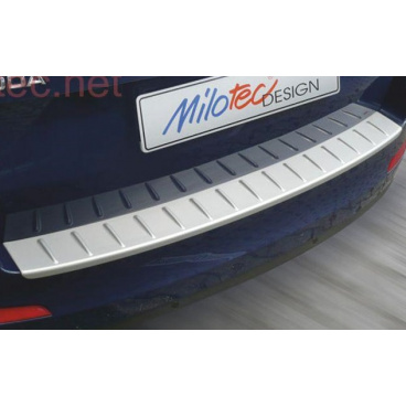 Práh pátých dveří s výstupky - stříbrný matný - Škoda Octavia III. Combi, od r.v. 2013 Práh pátých dveří s výstupky - stříbrný matný - Škoda Octavia III. Combi, od r.v. 2013