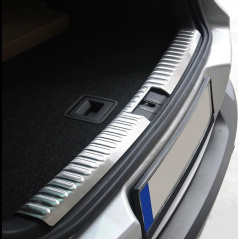 Nerez broušený ochranný panel vnitřní hrany nákladového prostoru Omtec VW Tiguan 07-15