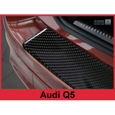 Carbon kryt- černá ochrana prahu zadního nárazníku Audi Q5 2006+
